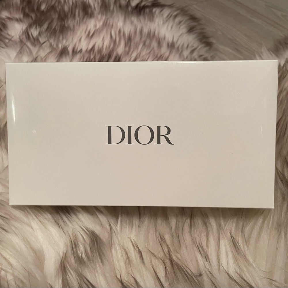 Dior Makeup Bag - Picture 2 of 5
